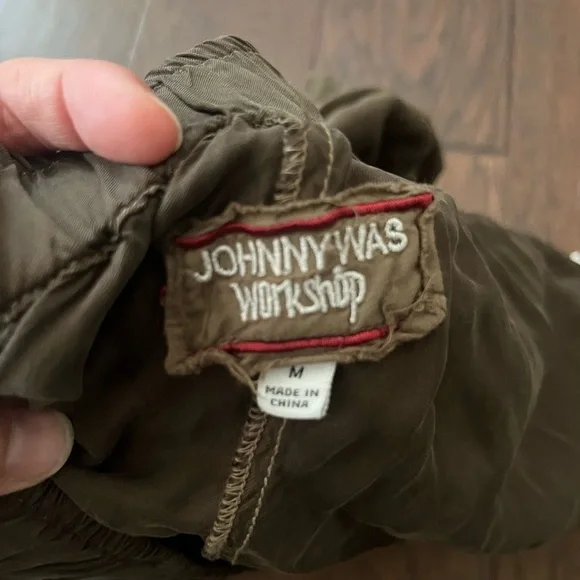 Johnny Was Violette Jogger Pants
⭐️needs button sewn back on - Picture 6 of 10